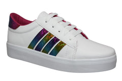 Tenis de moda blancos con franjas arcoiris